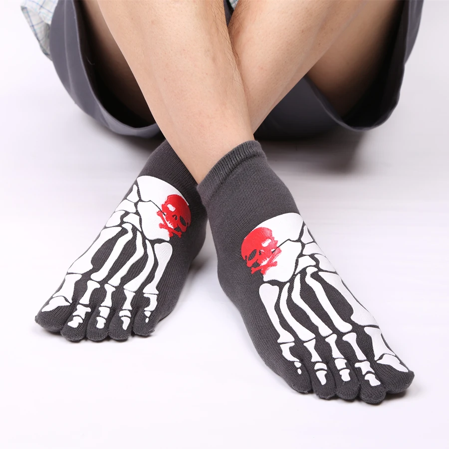 Creative Cotton Men\'s Five Finger Socks Soft Cotton Horror Skull Hand Claw Prints Summer Toe Socks Outdoor Sports Running Socks