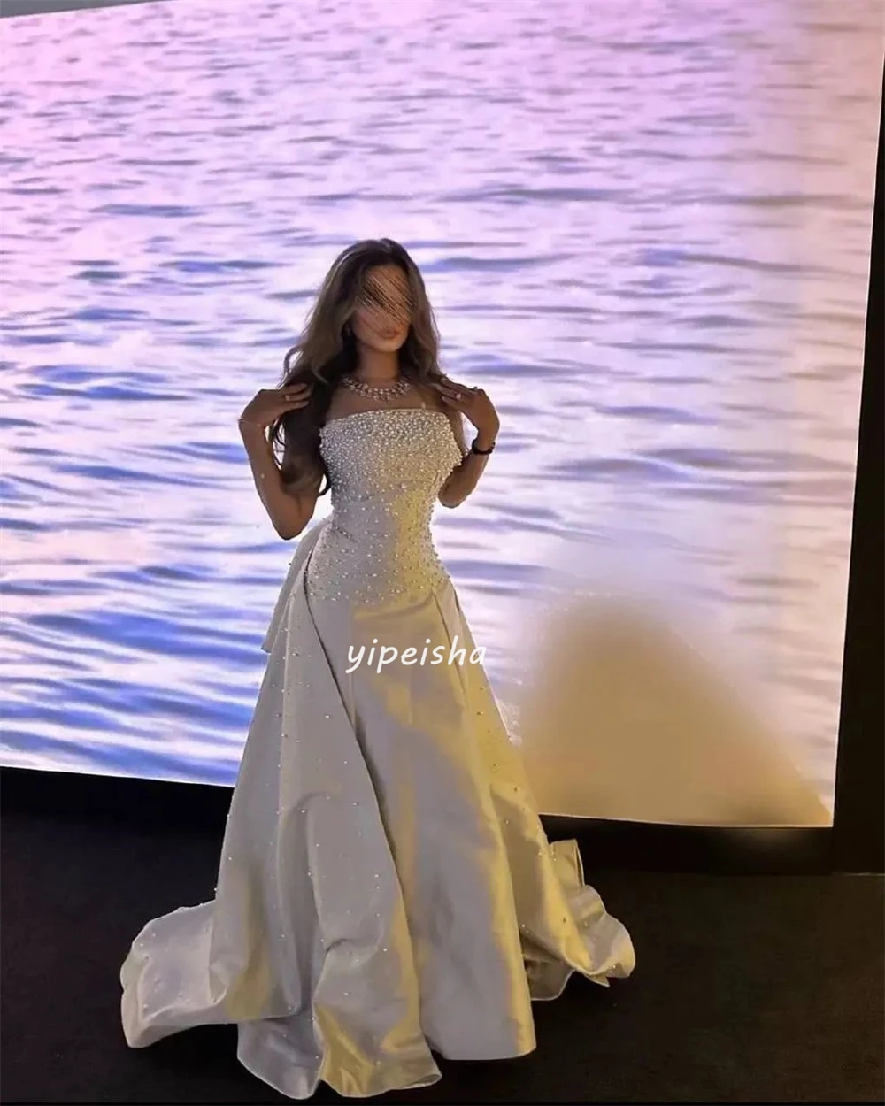 Personalizado estilo moderno perla escalonado lentejuelas plisado acanalado A-line vestidos largos sin tirantes vestidos de noche clásico exquisito