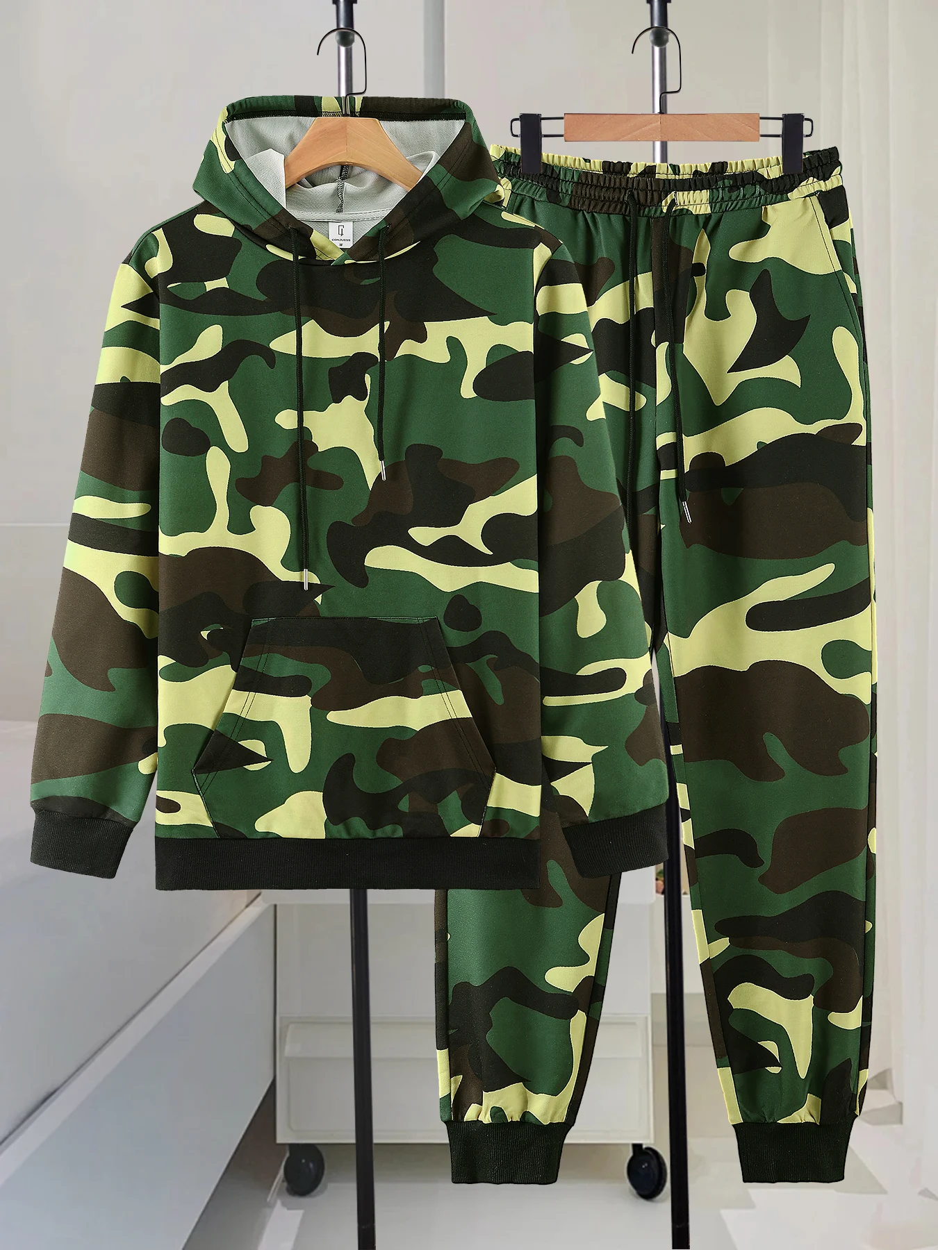 

Military Style Camo Casual Set Men Spring Fall Hooded Sweatshirt & Matching Jogger Pants 2 Piece