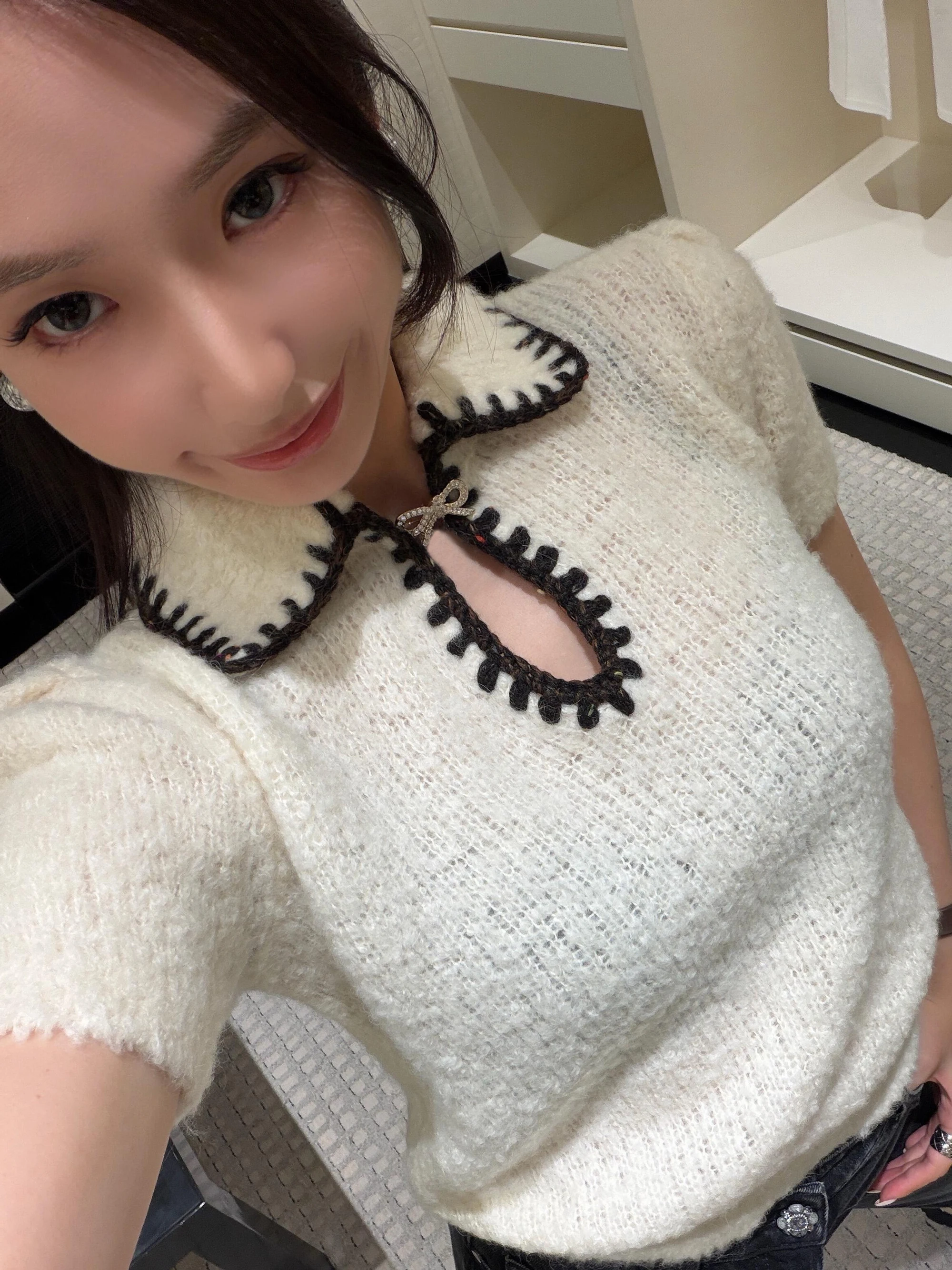 

Шикарная женская футболка с коротким рукавом в французском стиле, летняя, ажурная, дышащая, повседневная, из высококачественного полиэфирного волокна