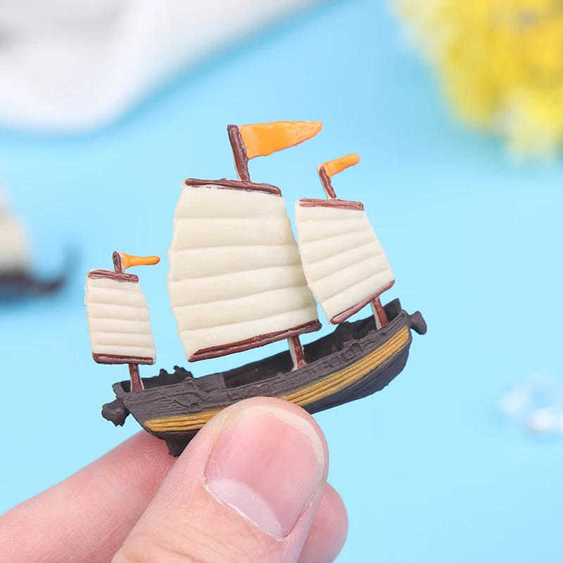 Miniature Model Mini Pirate Ship Sea Yacht Ocean Pleasure Boat Decor Small Retro Triangular Sailboat Action Figure Figurine Toys