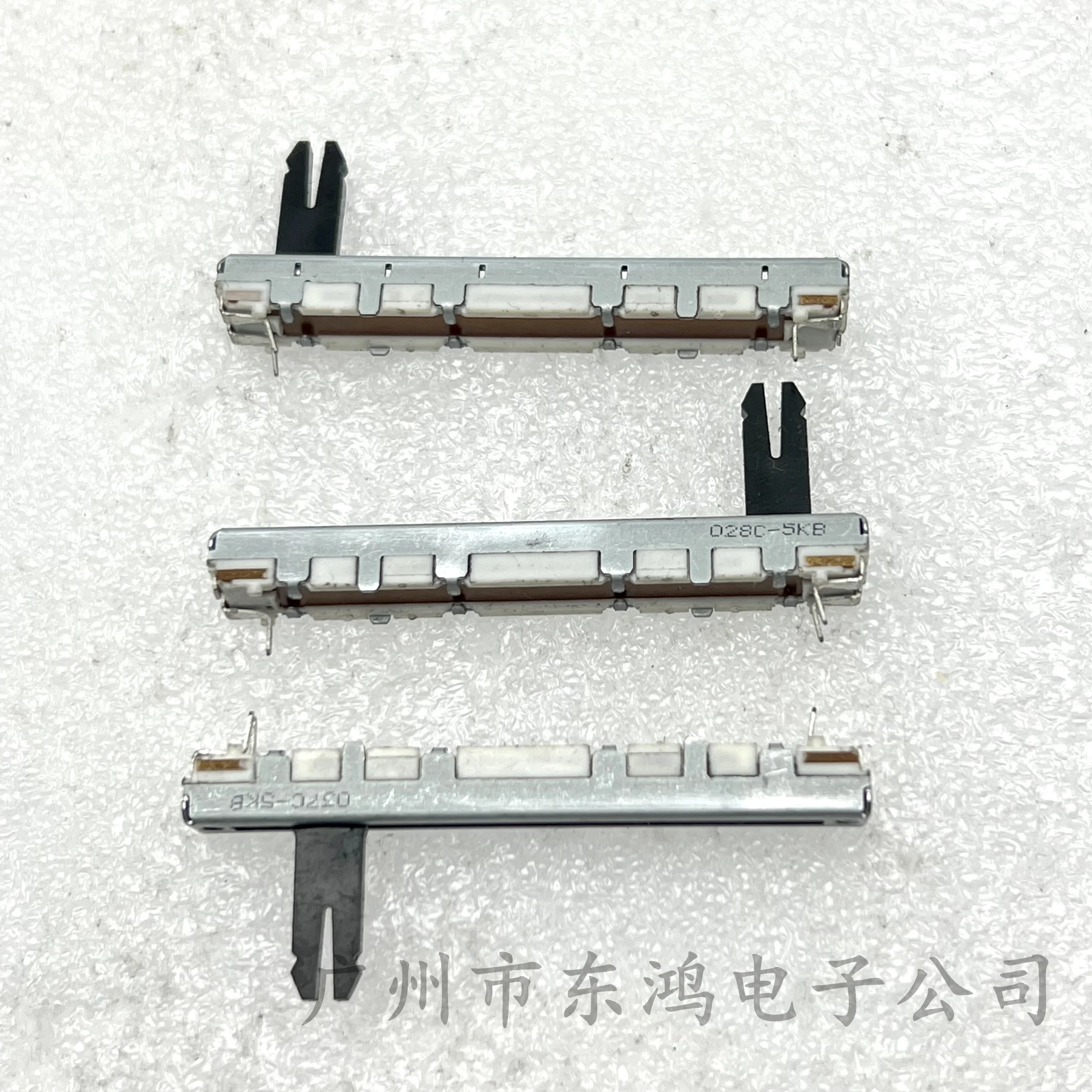 1 PCS ALPS Alps 60MM straight slide potentiometer 5 locating shaft length 15MM 3 feet