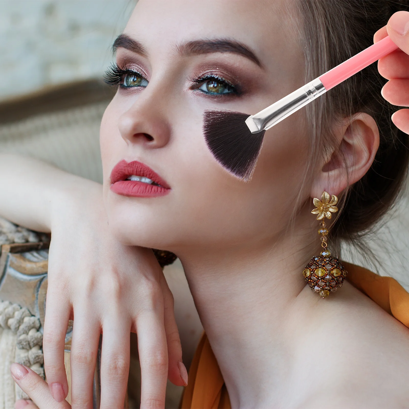 

4Pcs Fan Shape Makeup Brushes Long Handle Blusher Powder Brush Set Soft Nylon Bristles Professional Use