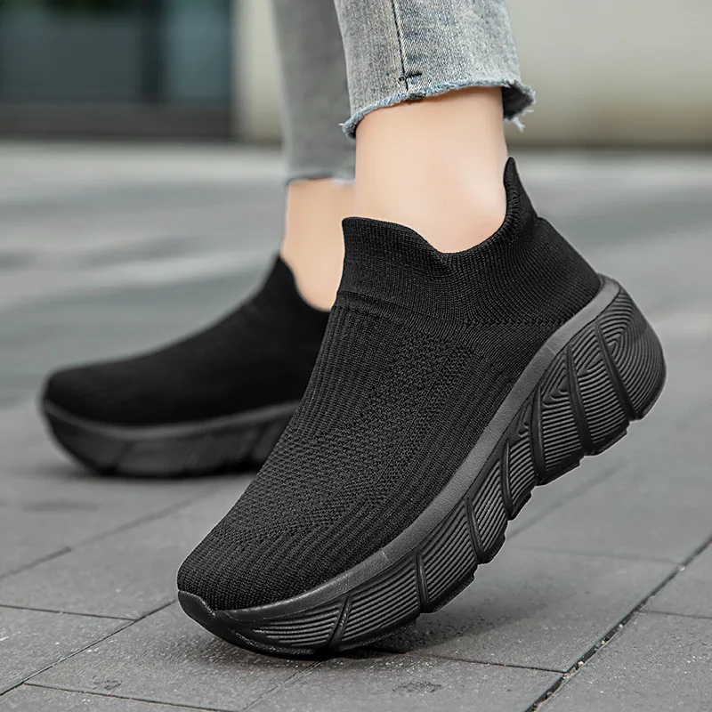 

New 2025 Knitted Running Shoes Unisex Slip-On Thick Bottom Anti-Slip Lightweight Breathable Sports Sneakers for Running