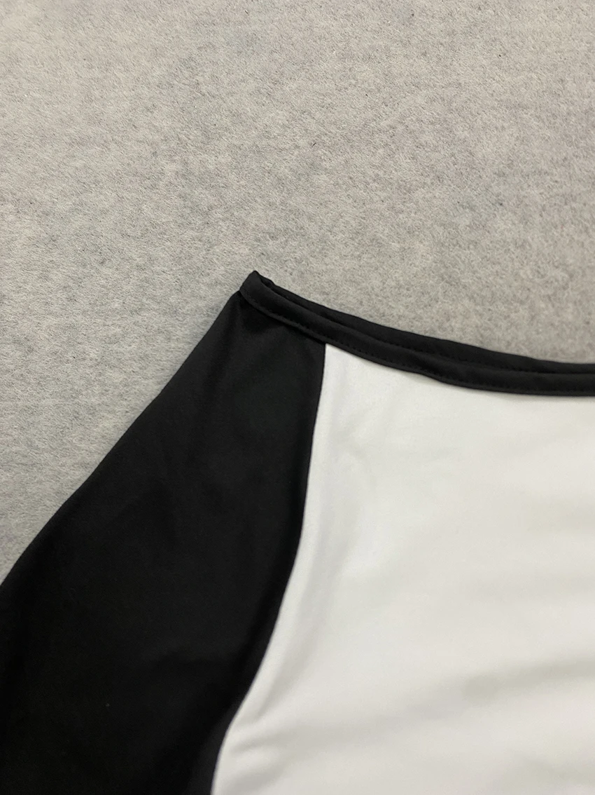 Herbst Damen Schwarz-Weiß Kontrast Off-Shoulder Tops Lange Raglanärmel Schlanke T-Shirts Y2K Ästhetik Lässige Streetwear Basic Bluse – Detail 5