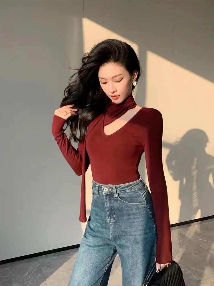 French Sexy Design Streamer Langarm-T-Shirt Schlankes und schlankes High-End-Neues Hohlbasistop für Frühling und Herbst