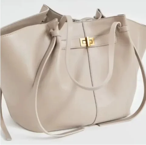 2025 موضة بولي Leather جلد سعة كبيرة تخفيف حقيبة ترابيز حقائب كتف مصمم قفل معدني حقائب اليد عالية الجودة حقيبة كبيرة