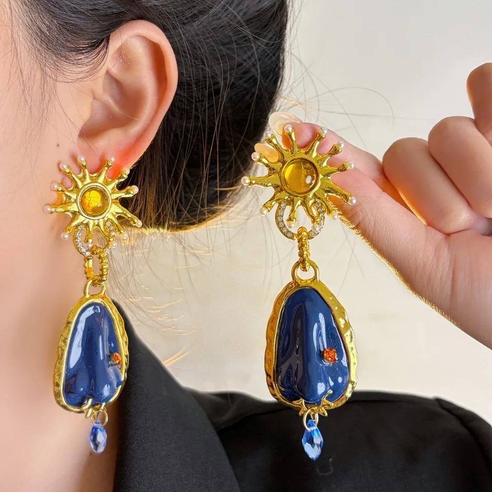 

Advanced Retro Nose Sunflower Earrings Personalized Fashionable Styles Exaggerated Earrings Fashionable Accessories