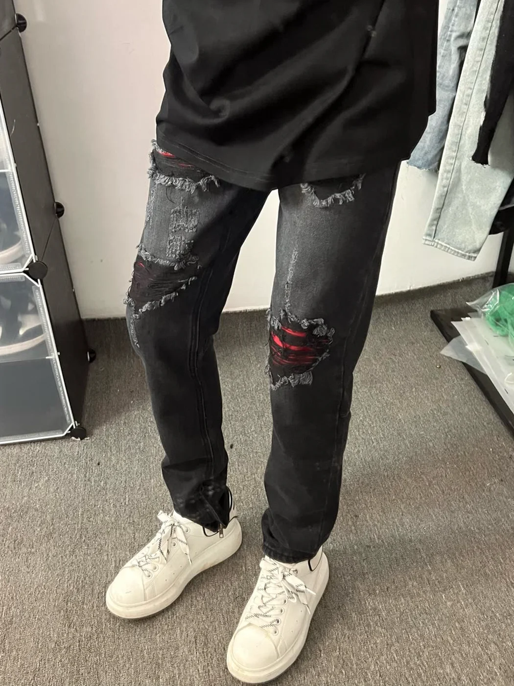 

Модные мужские джинсовые брюки прямого кроя с молнией и ремонтными нашивками, черные, зауженные, длинные, молодежные, повседневные