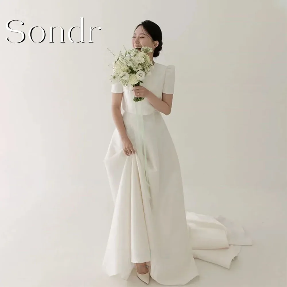 

Sondr Customized Simple Ivory O-Neck Satin Wedding Dresses For Korea Photo shoot Floor Length Formal Party Bridal 웨딩드레스