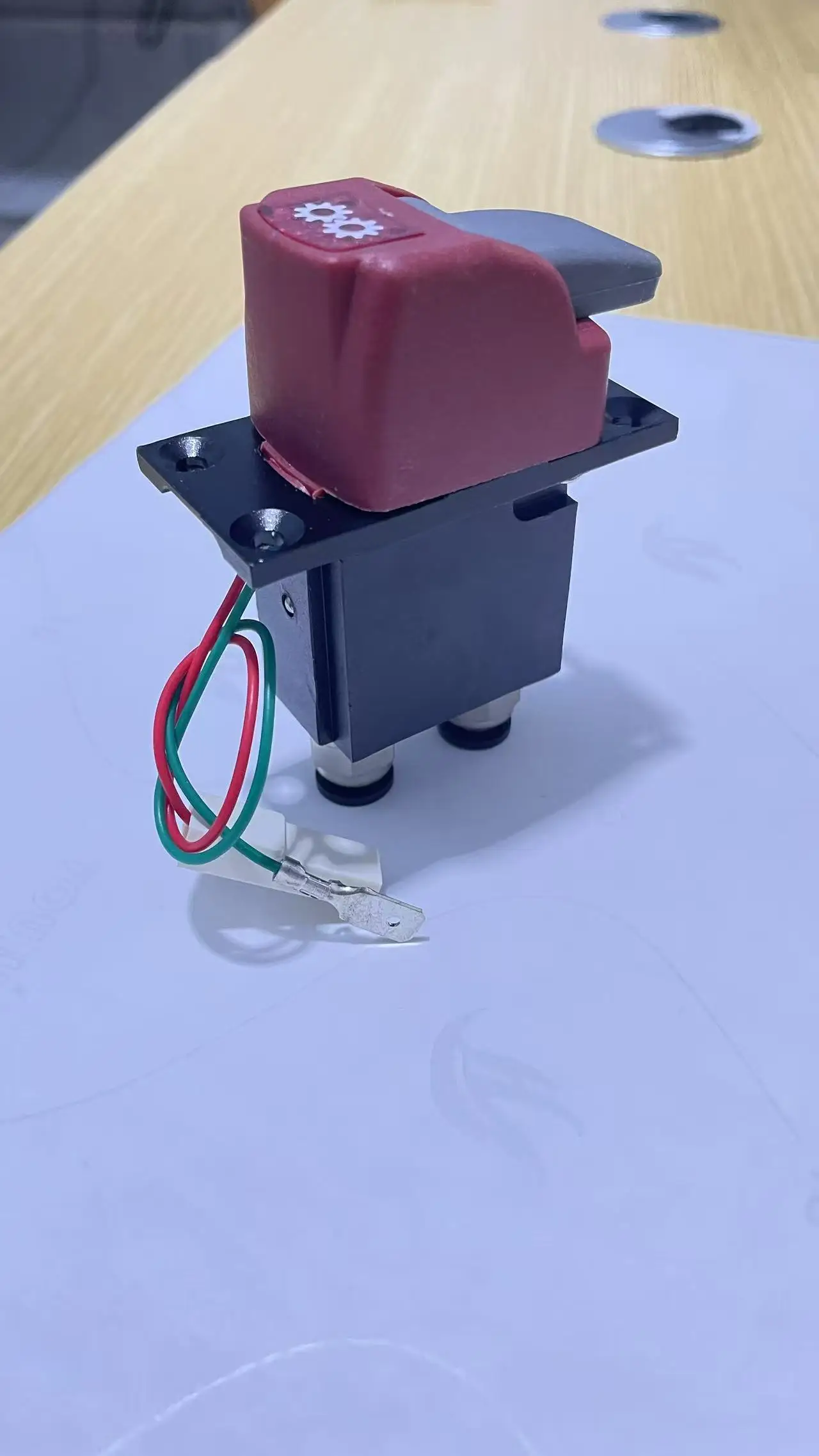 

manual control valve with switch and indicator light