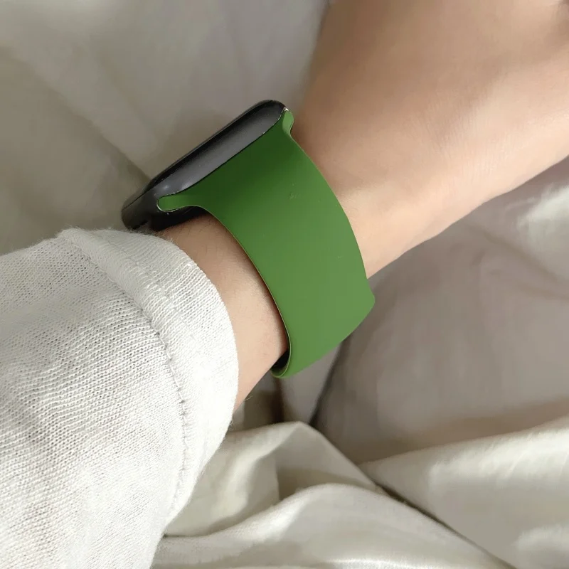 Nueva correa de silicona para Apple Watch S11 10 46mm 42mm 45mm 44mm 40mm pulsera deportiva iwatch series 8 7 6 5 4 SE 9 Ultra 2 49mm