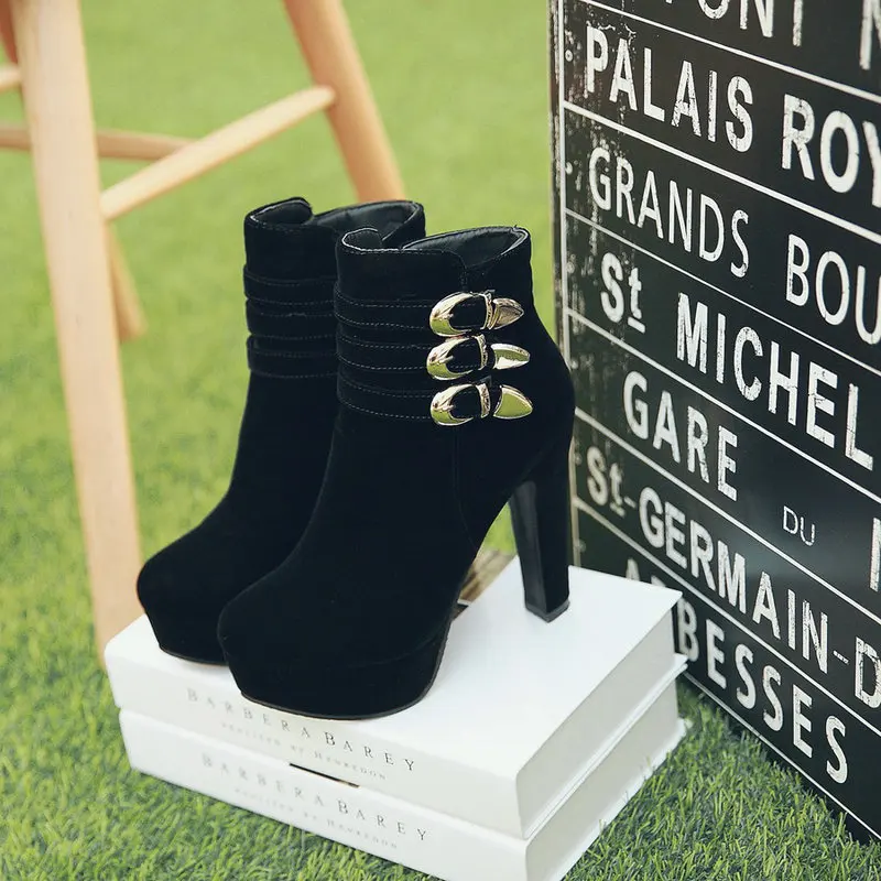 Velour Velvet Round Toe Classic Woman Winter Autumn Shoes Metal Buckle Strap Block High Heels Ankle Platform Red Heel Boots
