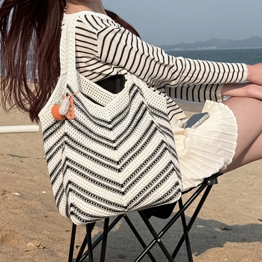 

【New style】New retro versatile knitting bag for women summer casual commuting splicing knitting bag seaside holiday sandy beach