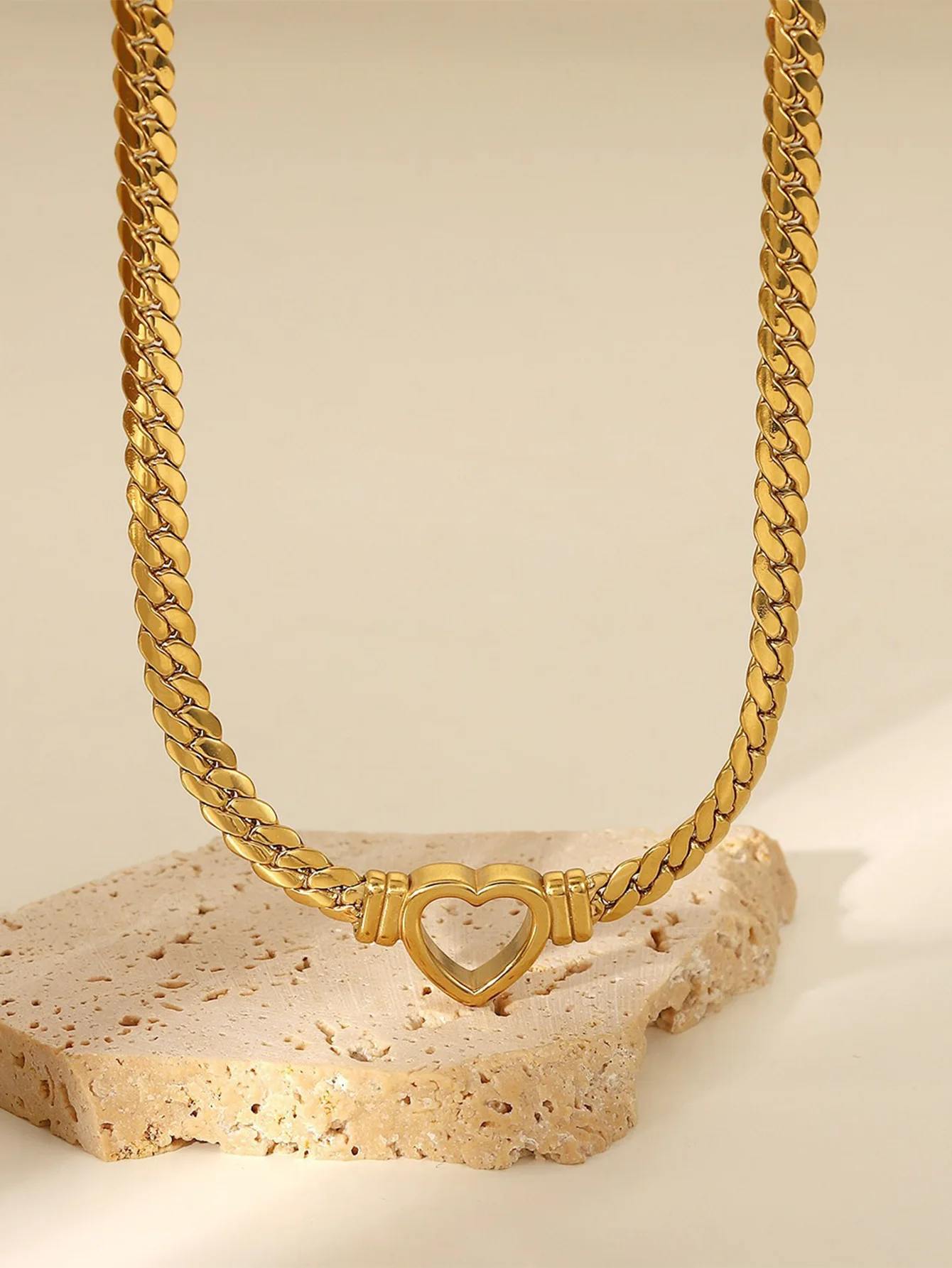 Fashion Gold-Plated Waterproof Stainless Steel Jewelry Set Luxury Love Heart Shape Chain Necklace Nail Bracelet Set for Women