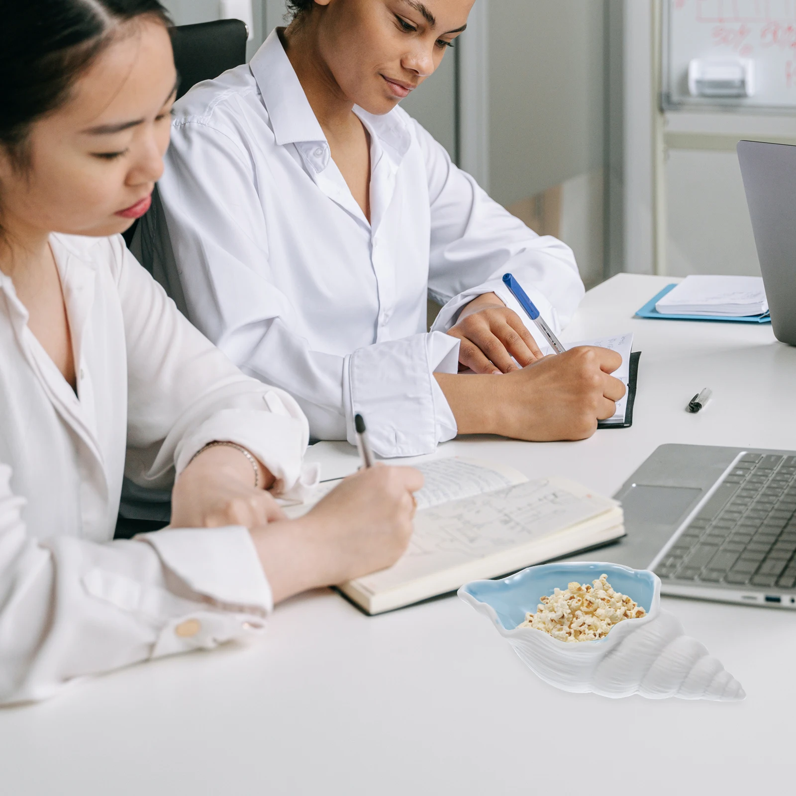 

Ceramic Conch Dish Decorative Conch Jewelry Holder Ring Tray Key Dish Trinket Organizer Tabletop Home Decor Jewelry Holder