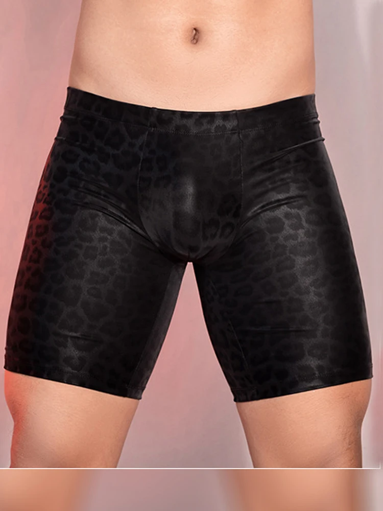 Pantalones cortos de PU para hombre, ropa Sexy con estampado de leopardo, ajustados, con bolsa para bulto en U, bóxer de gimnasio, moldeador de