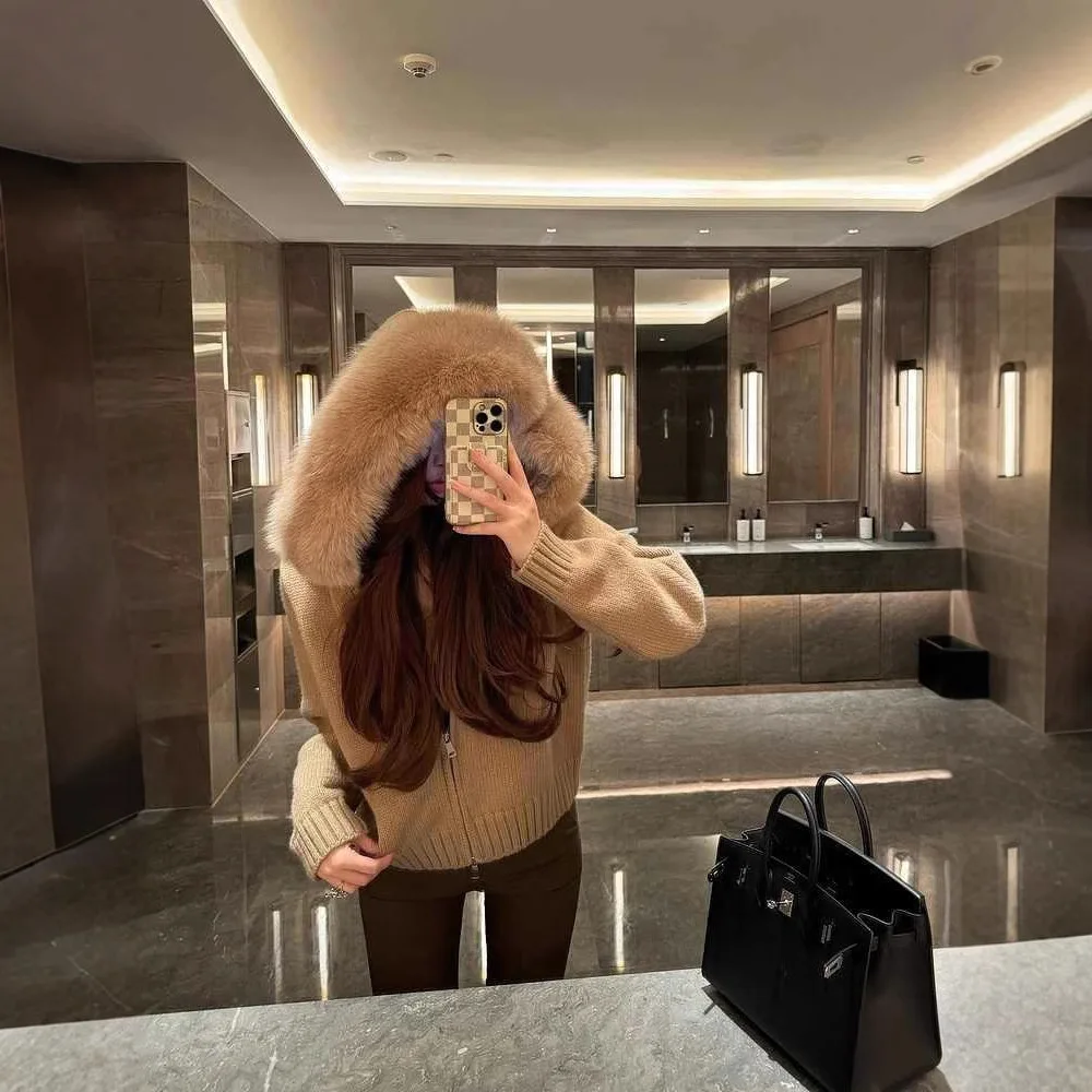 

Новая женская вязаная кофта-кардиган на осень-зиму с капюшоном, меховым воротником, на молнии, с длинными рукавами, для повседневной носки