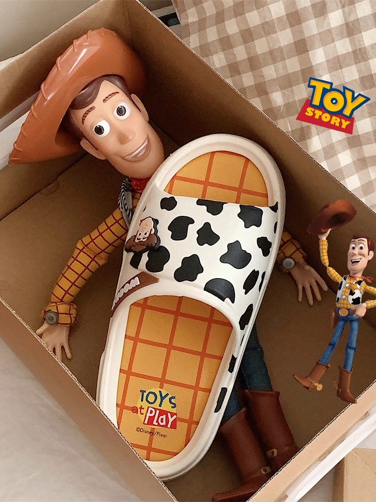 Toy Story szeryf Woody Buzz astral kapcie mężczyźni kobiety dezodorant na zewnątrz zabawa dopasowane kolory pary w lecie śliczne kapcie