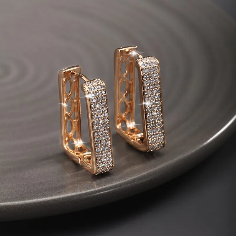 

2023 New Design Irregular U-shaped Gold Color Earrings for Woman Korean Crystal Fashion Jewelry Unusual Accessories Girls