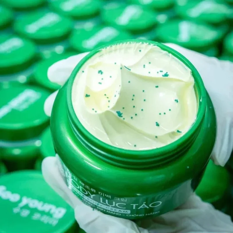 

250g Bottle Kem body lục tảo Quốc chính hãng Dưỡng Trắng - Mịn Màng - Chống Nắng Khuỷu tay, đầu gối, nách trắng SPF 45+