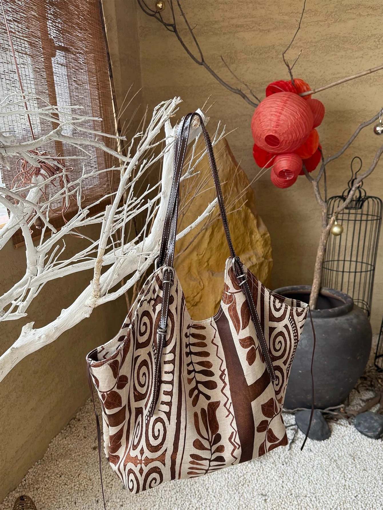 2026 fashion new Nanyang retro printed palm linen with cowhide large-capacity one-shoulder underarm tote bag slack lazy wind lit