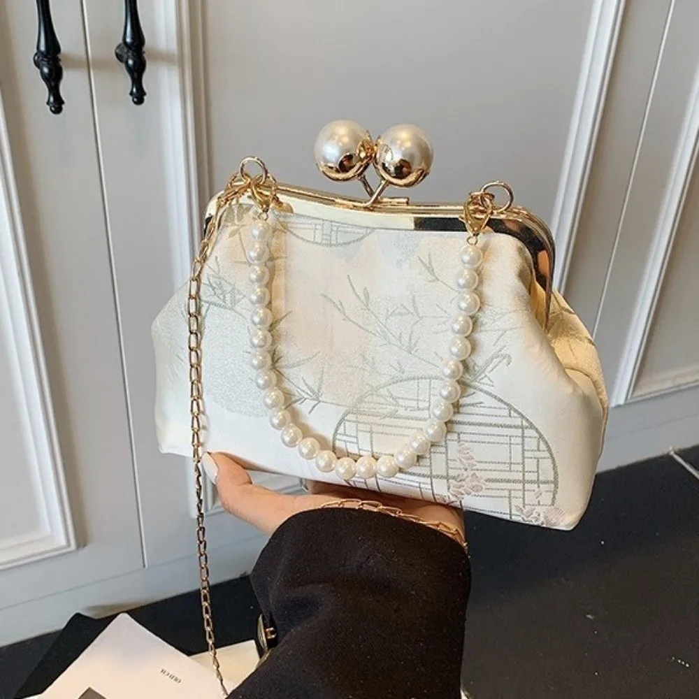

Vintage Chinese Style Kiss Lock Handbag Faux Pearl Chain Embroidery Evening Purse Beads Decoration Elegant Silk Clutch Bag