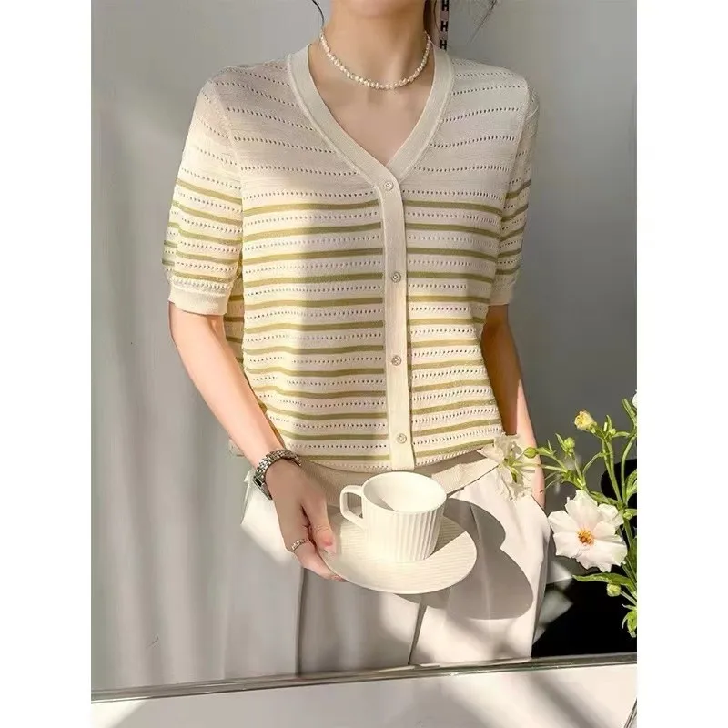 

Korean New Fashion V-neck Pullover Ice Silk Printed Stripe Short Sleeved T-shirt Women Summer Panelled Patchwork Button Thin Top