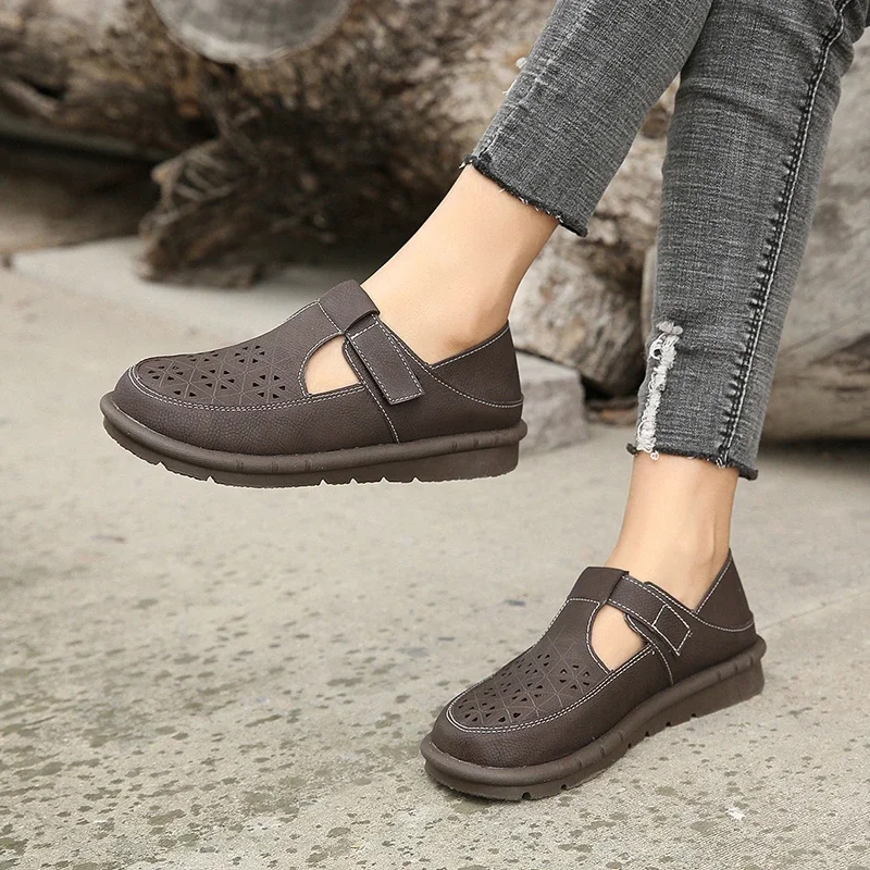 2024 Frauen hohle atmungsaktive Plateaus chuhe Sommer neue Damen Freizeit schuhe Outdoor Light Frauen Low Top Sneakers Wanderschuhe