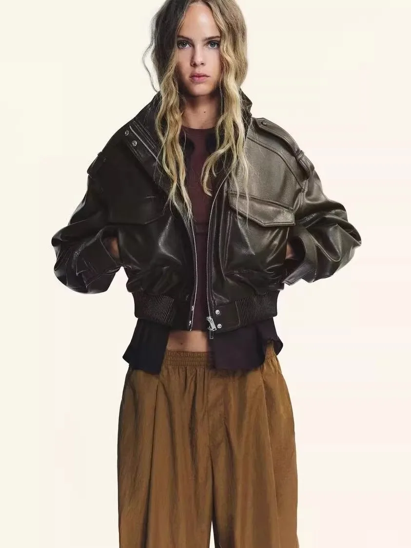   เสื้อแจ็คเก็ตหนังเทียมสำหรับผู้หญิง รุ่นใหม่ประจำฤดูใบไม้ร่วง แขนยาว คอตั้ง สไตล์แฟชั่นสำหรับสุภาพสตรี...