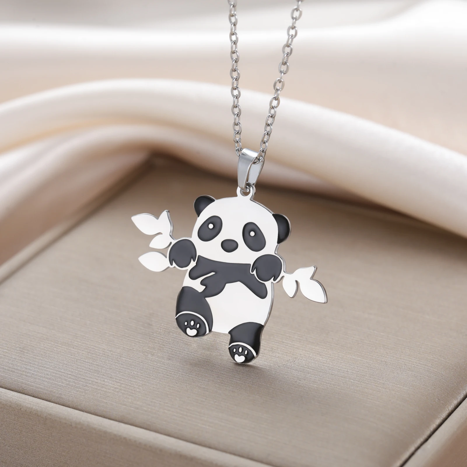 Unift Cute Panda Necklace for Women Stainless Steel Fashion Animal Pendant Necklace Adorable Panda Clavicle Chain Jewelry Gift