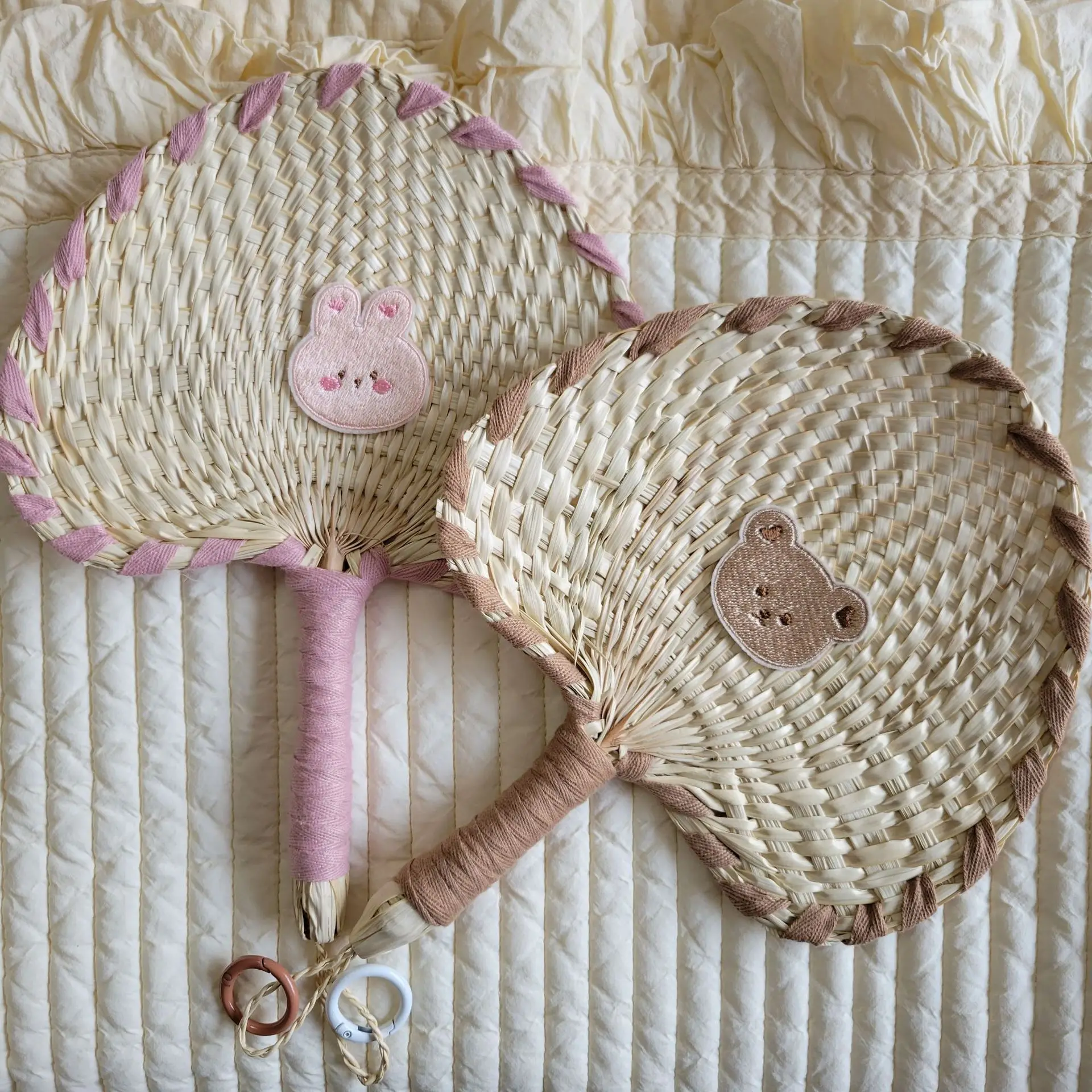 1pc Handmade Cute Animal Walking Fan Natural Grass Weaving Hand Cranked Fan Lightweight Summer Cooling Tool