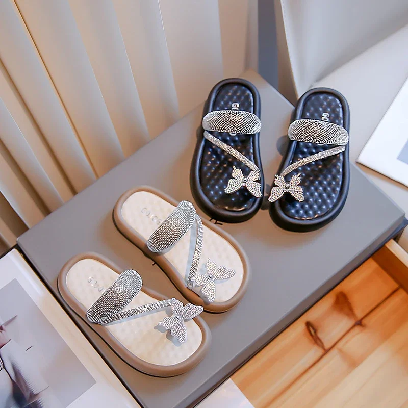 

Летние детские шлепанцы 2026 с бабочками и стразами для девочек: универсальные, модные, нескользящие, легкие, сетчатые, прохладные пляжные туфли