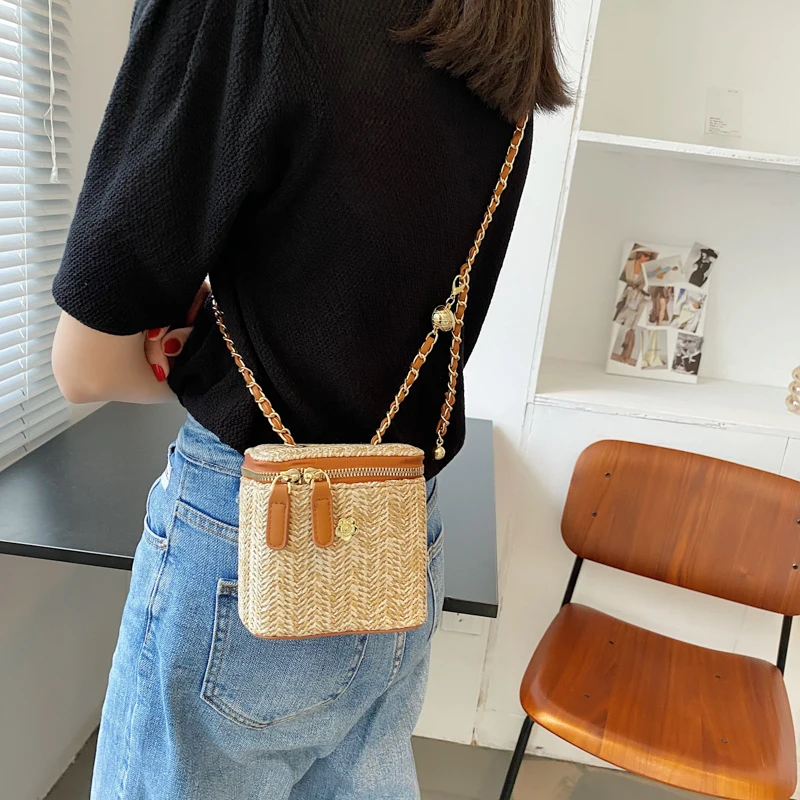 Vintage Box Shape Straw Bags for Women Summer Beach Chain Shoulder Bags Versatile Fashion Casual Shopping Crossbody Packs