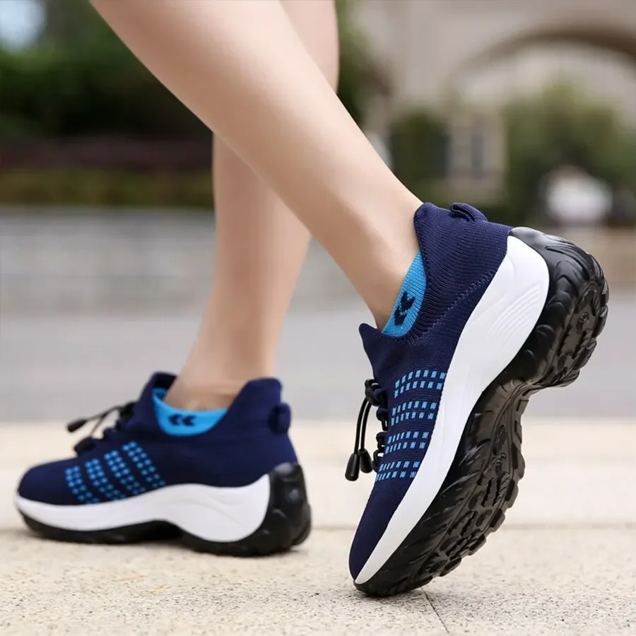 Moda feminina tênis para caminhada sapatos esportivos de fitness plataforma grossa altura crescente respirável mocassins elásticos senhora formadores