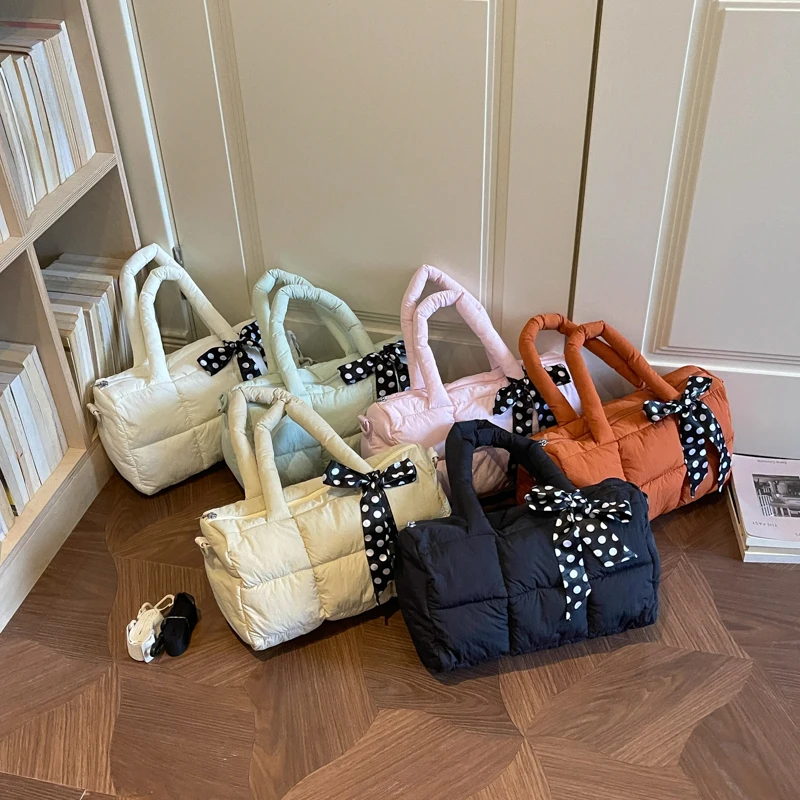 2026 Neue Designer-Schultertasche mit Karomuster, Space-Baumwoll-Handtasche für Damen, Große Kapazität, Daunengepolsterte Gesteppte Einkaufstasche für Damen – Detail 2