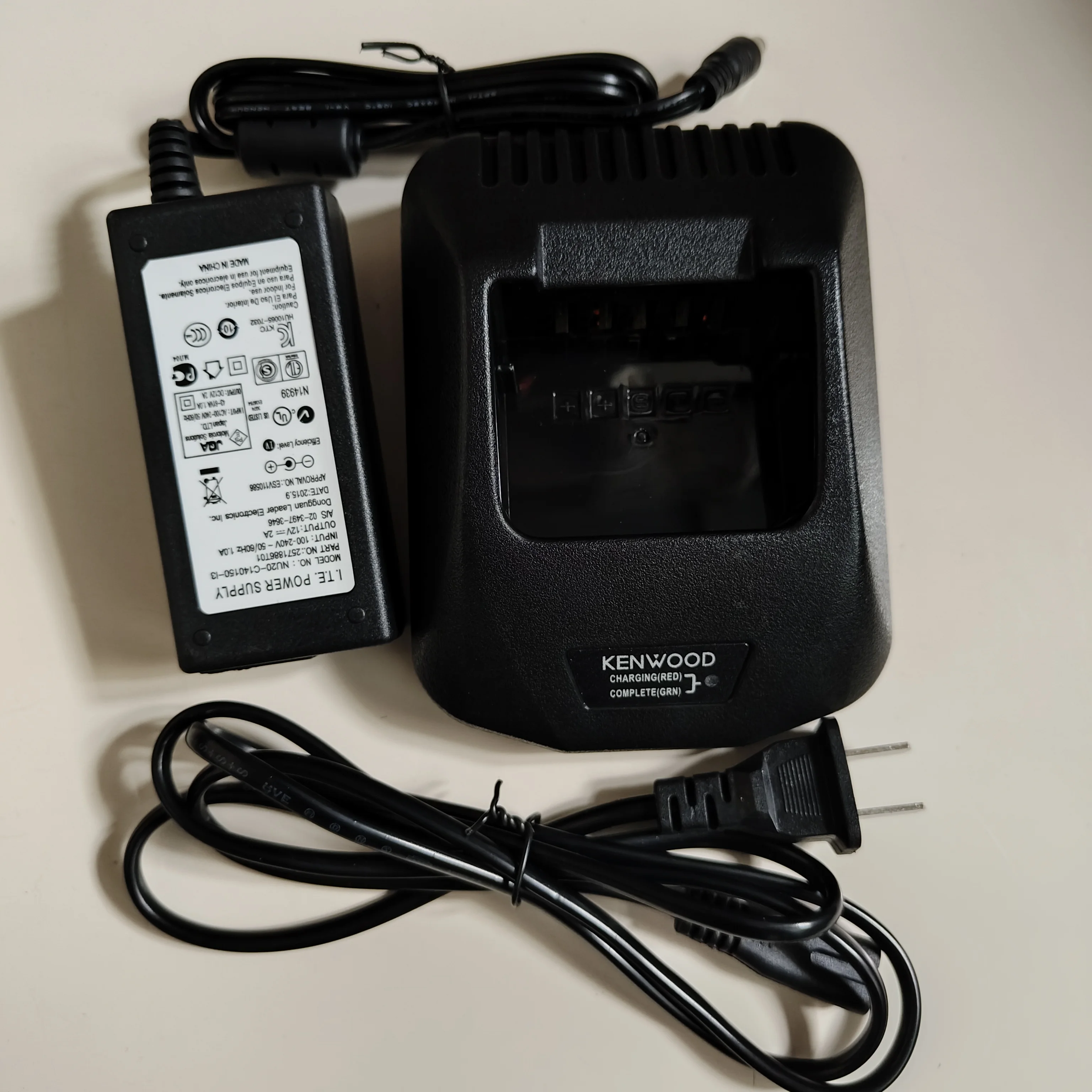 Cargador de Walkie Talkie de escritorio KSC-25 para Kenwood NX-220 NX-320 TK-2140 TK-3140 cargador de KSC-25 Compatible con Radio portátil