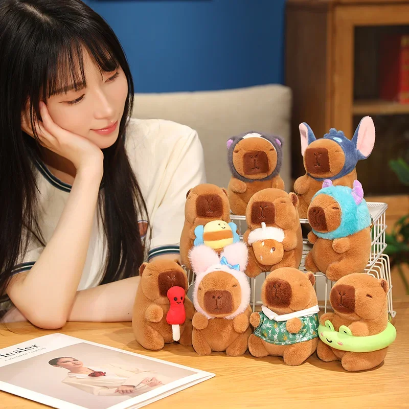 Precioso capibara con sombrero de Pikachu, sombrero de gato Lucifer de punto, juguete de peluche, animales de peluche creativos, muñeco de capibara, bolso para niña, regalos colgantes