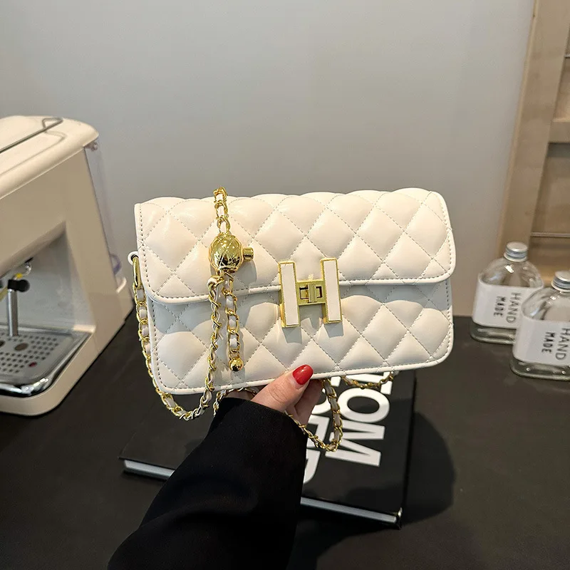 

2025 Quilted Chain Purse - Bohemian Crossbody Bag, Versatile Shoulder Tote, Eco-Friendly Vegan Leather, Street Fashion Essential