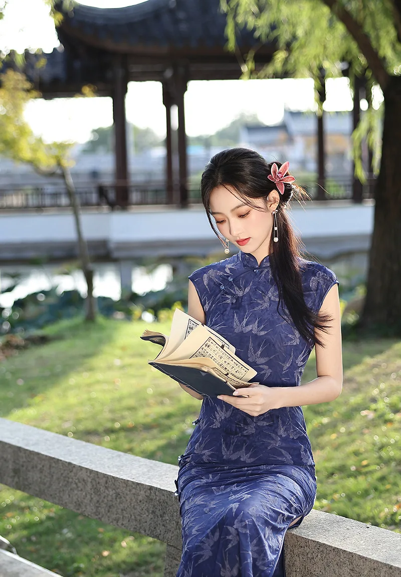 

Новое улучшенное вечернее платье в китайском стиле Ципао, черное, без рукавов, бархатное, осенняя коллекция 2026, большие размеры