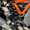 調整可能なオートバイフットレストキット,リアセット,ktm 1290用リアセット,スーパーデュークrgt,2024, 2023, 2022, 2021, 2020 3