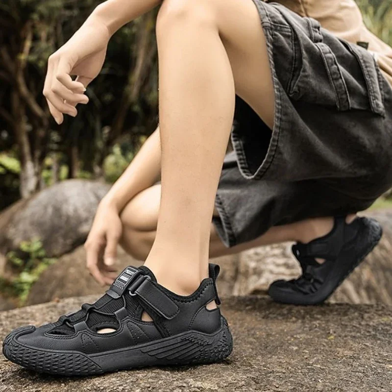 

Спортивные мужские сандалии для бега, противоскользящие новые летние, низкая цена, удобные, 2025 стилей, дешевая мужская обувь с открытым носком, дизайн