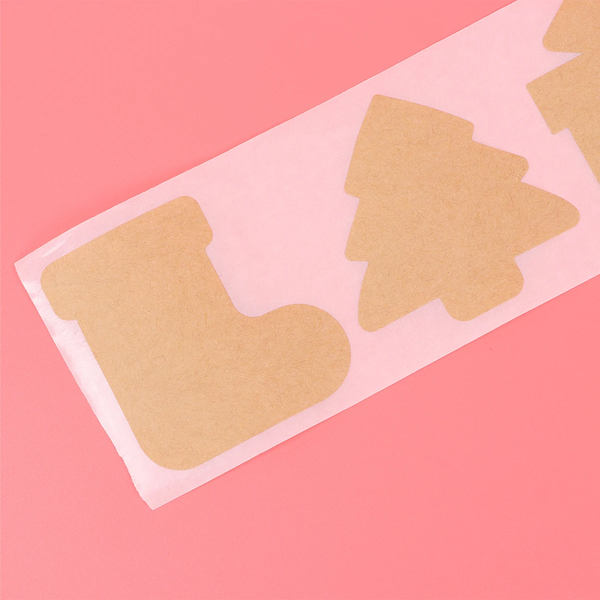 

300pcs 1 Roll Christmas Kraft Paper Sealing Stickers Creative Self-Adhesive Gift Label For Packaging Festival