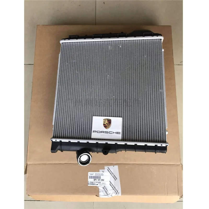 Applicable to Porsche 911 Cayenne Paramera Audi Q7A8 Touareg cooling water tank radiator