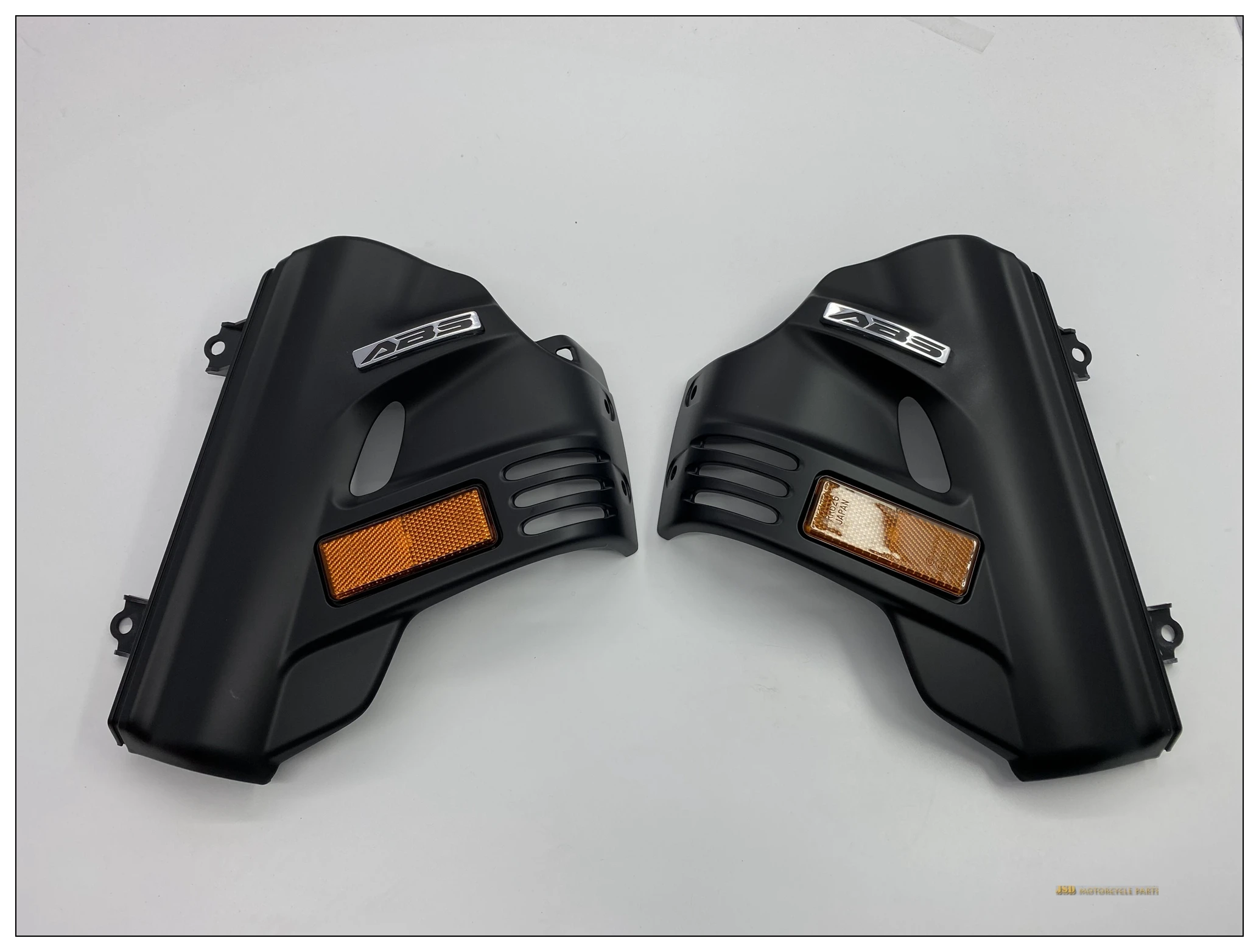 Applicable to Jinyi GL1800, 12-17 year airbag version, front shock absorption cover, shock absorption cover, caliper cover