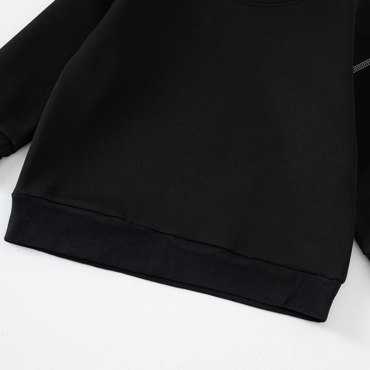 Herbst- und Winter-Kinder-Hoodie in einfarbiger Ausführung, modisch, mit freiem Schulterbereich, für Jungen und Mädchen, lässiger Sport- und Alltagsshirt, vielseitig kombinierbar. – Detail 8