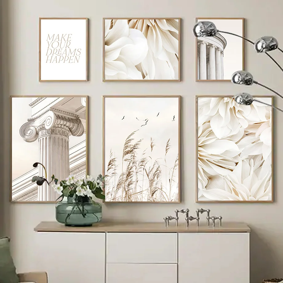 Column Rests Among Pampas – Griechisches weißes, blumenbeiges, rahmenloses Leinwandposter für minimalistische Wohnzimmer-Dekoration