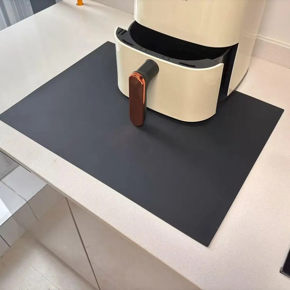 

Thick Silicone Heat-Resistant Mat, 2mm, for Kitchen Counter, Oven, Microwave, Coffee Maker, Non-Slip, Waterproof (Black, 18.9 x