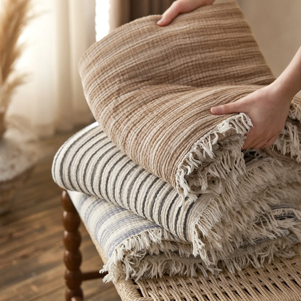 Earth‑Tone 4‑Layer Crinkled Gauze Throw Blanket with Tassels, Soft Solid‑Color Multipurpose Nap Cover for Sofa Couch Home Decor