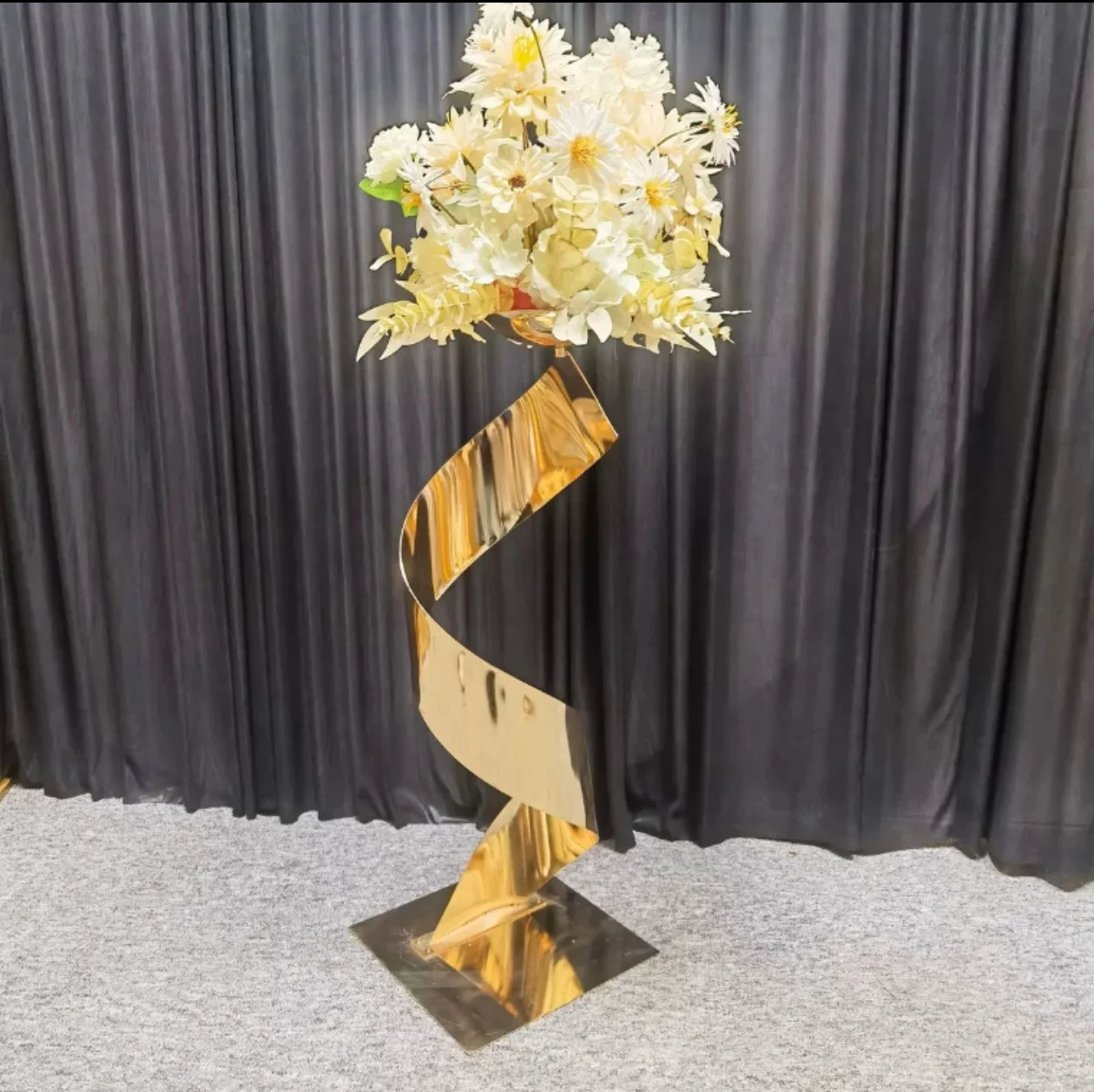 4 pcs/lot Gold Flower Road Lead Metal Wedding Table Centerpieces Event Party Home Hotel Decoration flower frame